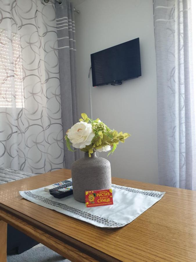 Lux Apartman Ristic 2 Soko Banja Bagian luar foto